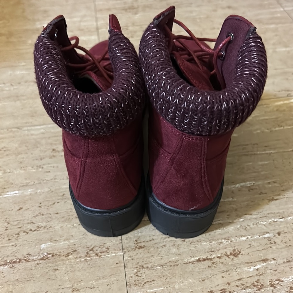 🐙❄️Women’s Booties❄️🐙 - Picture 2 of 5